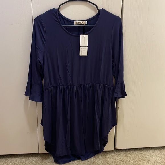2 Medium, Long Sleeve, Babydoll shirts - Picture 2 of 2